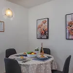Iva Apartment